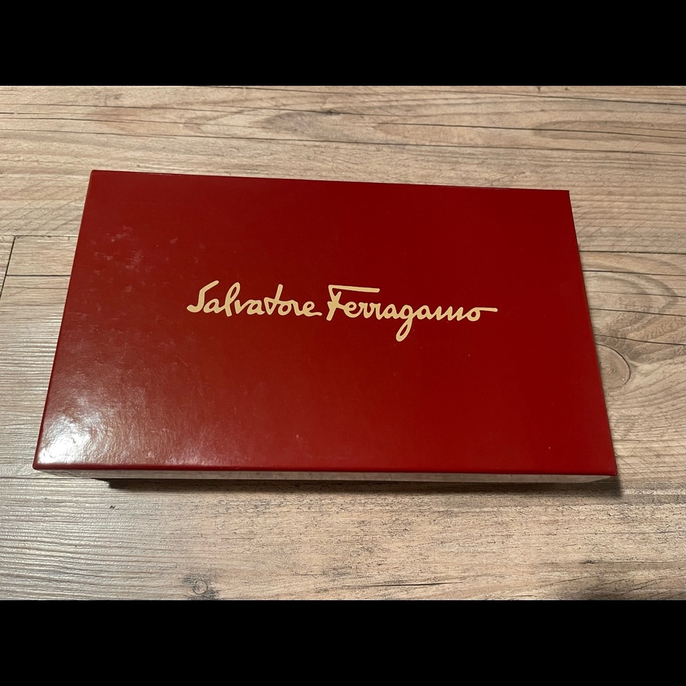 Item is preloved however it’s in pristine condition.